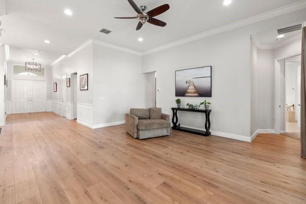 Empty room, Interior, Recessed Lighting, Wood Texture Flooring