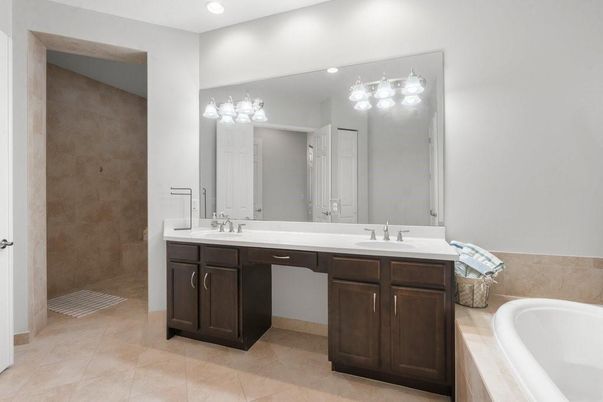 Bathroom, Dual Sink Vanities, Interior, Recessed Lighting