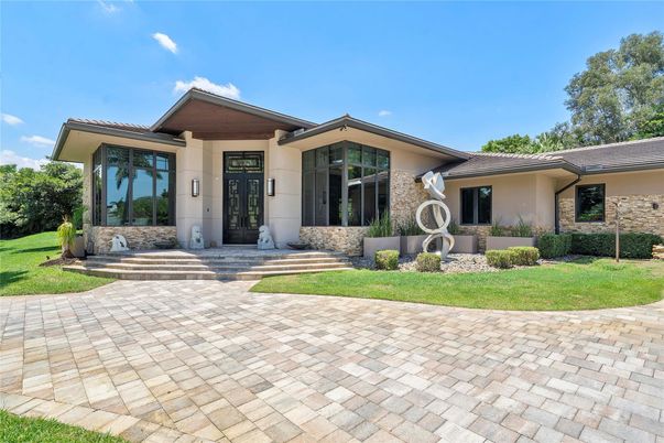 Backyard, Exterior, Facade, Modern