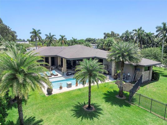 Backyard, Exterior, Pool