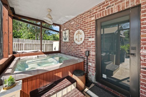 Exterior, Hot Tub