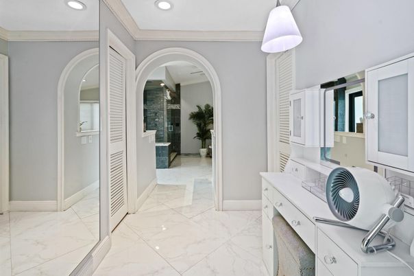 Bathroom, Interior, Marble, Pendant Lights, Recessed Lighting