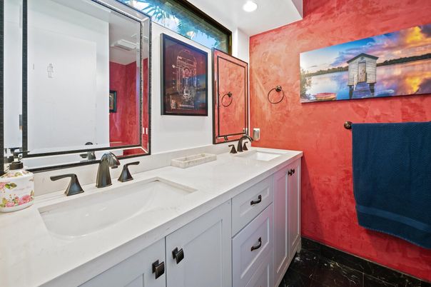 Bathroom, Dual Sink Vanities, Interior, Recessed Lighting