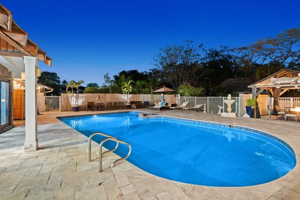 Exterior, Pool