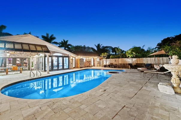 Exterior, Pool