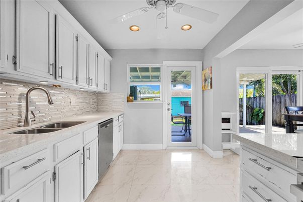 Interior, Kitchen, Marble, Recessed Lighting, Water