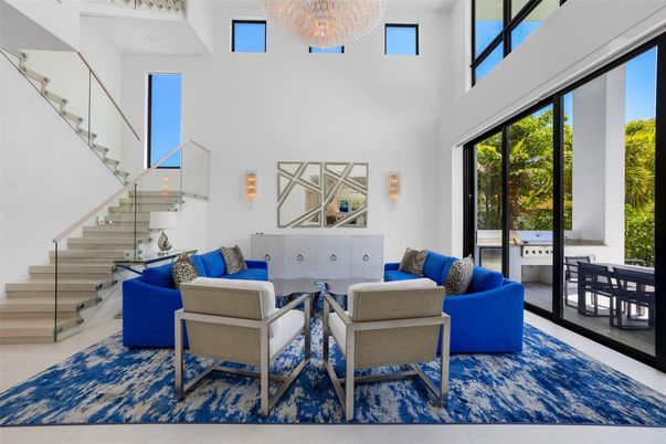 Chandelier, Interior, Living room