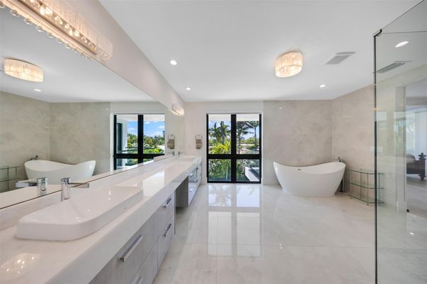 Bathroom, Dual Sink Vanities, Free Standing Baths, Glass Shower, Interior, Recessed Lighting