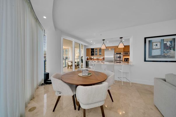 Dining room, Interior, Kitchen, Pendant Lights, Recessed Lighting, Stainless Steel Appliances