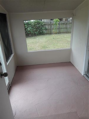 Empty room, Interior