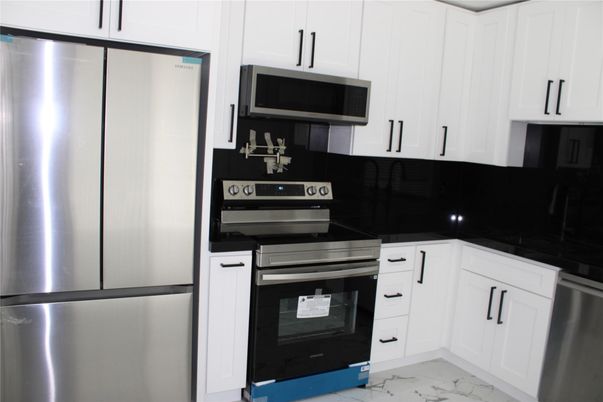 Interior, Kitchen, Marble, Stainless Steel Appliances