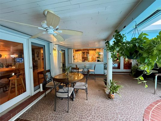 Dining room, Interior