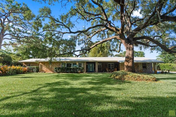 Backyard, Exterior, Facade, Brick Facade, Ranch