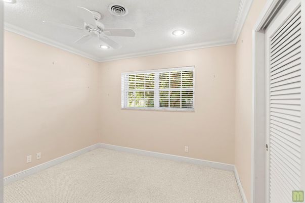 Empty room, Interior, Recessed Lighting