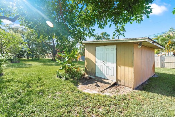 Backyard, Exterior