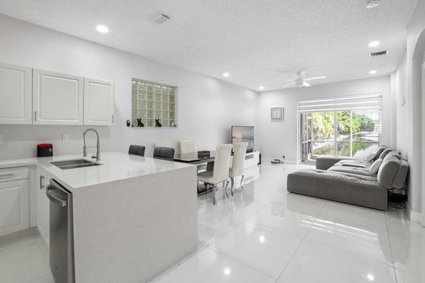 Dining room, Interior, Kitchen, Recessed Lighting