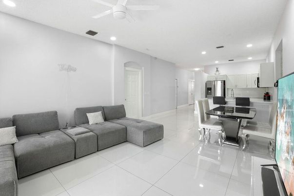 Dining room, Interior, Kitchen, Recessed Lighting, Stainless Steel Appliances