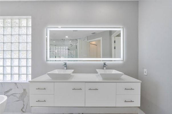 Bathroom, Dual Sink Vanities, Interior, Marble, Recessed Lighting