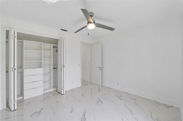 Empty room, Interior, Marble, Walk-in Closets