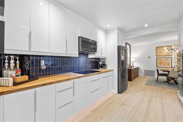 Dining room, Interior, Kitchen, Recessed Lighting, Wood Texture Flooring