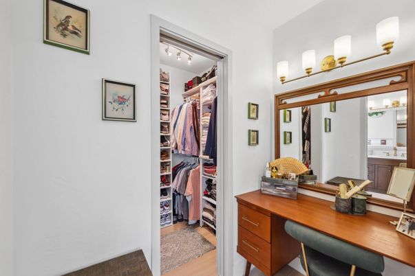 Interior, Walk-in Closets, Wood Texture Flooring