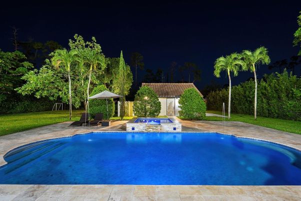 Exterior, Pool