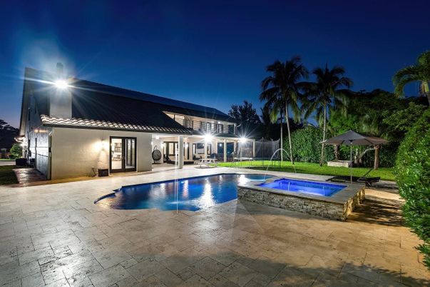 Exterior, Pool