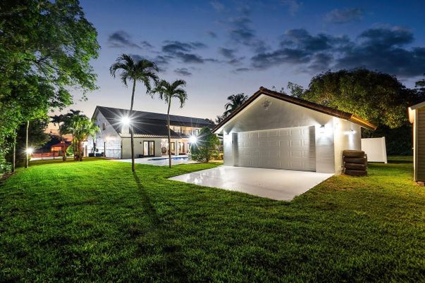 Backyard, Detached Garage, Exterior