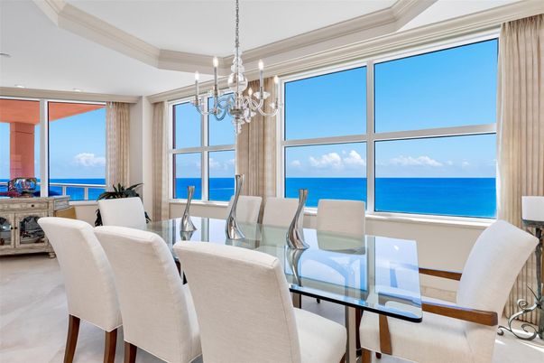 Chandelier, Dining room, Interior, Pendant Lights, Water