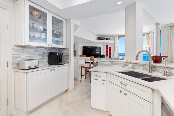 Interior, Kitchen, Recessed Lighting, Water