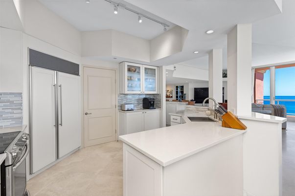 Interior, Kitchen, Recessed Lighting, Water