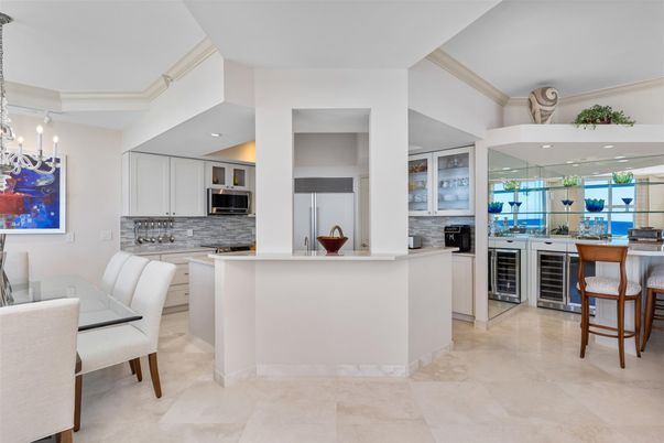 Dining room, Interior, Kitchen, Pendant Lights, Recessed Lighting, Water