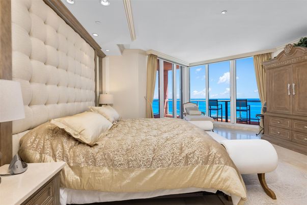 Bedroom, Interior, Recessed Lighting, Water