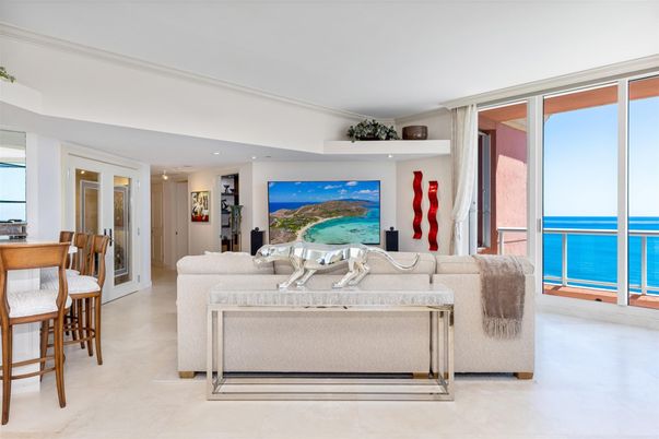 Interior, Living room, Recessed Lighting, Water