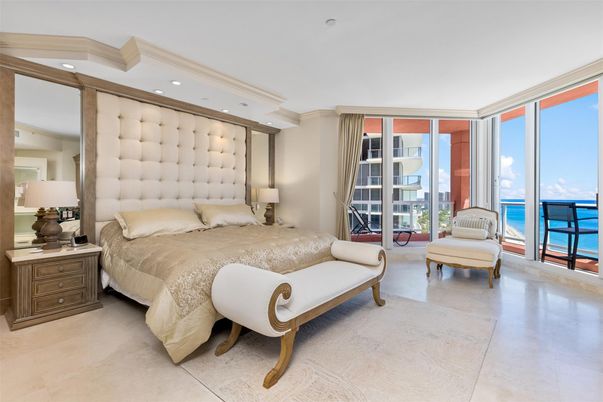 Bedroom, Interior, Recessed Lighting, Water