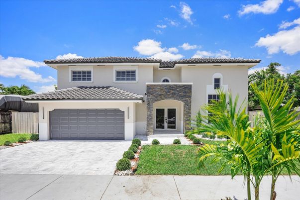 Attached, Exterior, Facade, Spanish Mediterranean