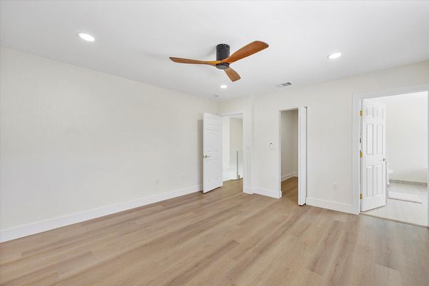 Empty room, Interior, Recessed Lighting, Wood Texture Flooring