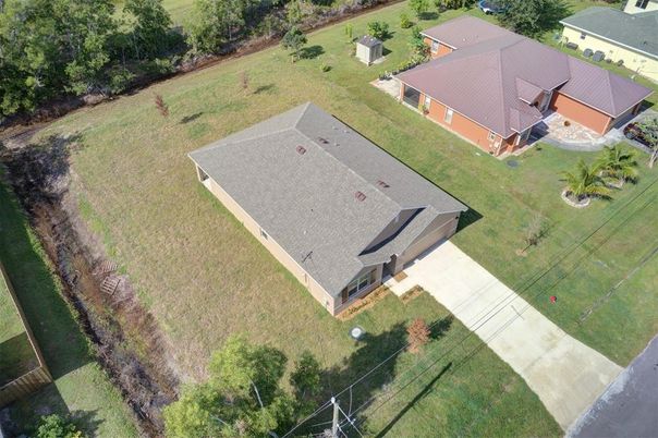 Exterior, Drone