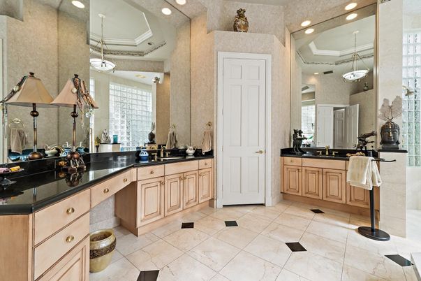 Bathroom, Dual Sink Vanities, Interior, Pendant Lights, Recessed Lighting