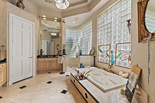 Bathroom, Interior, Recessed Lighting
