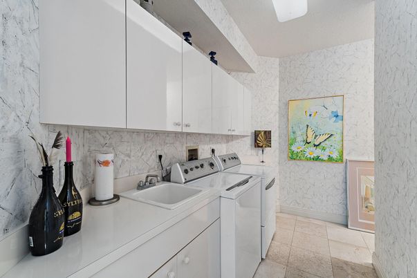 Interior, Washer