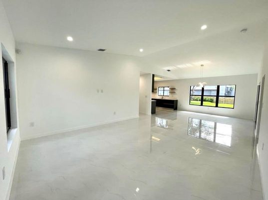 Empty room, Interior, Pendant Lights, Recessed Lighting