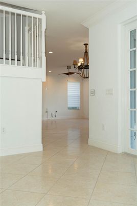Chandelier, Empty room, Interior, Recessed Lighting