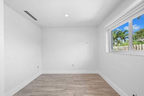 Empty room, Interior, Recessed Lighting, Water, Wood Texture Flooring
