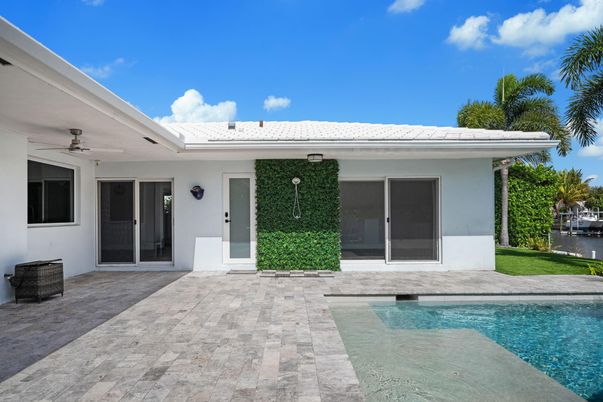 Exterior, Pool, Water