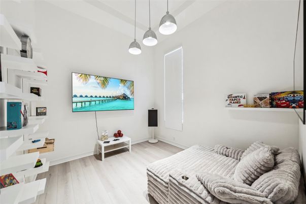 Bedroom, Interior, Pendant Lights, Wood Texture Flooring
