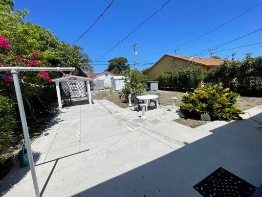 Backyard, Exterior