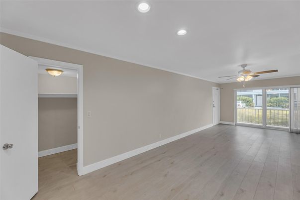 Empty room, Interior, Recessed Lighting, Wood Texture Flooring
