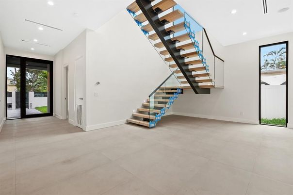 Empty room, Interior, Recessed Lighting