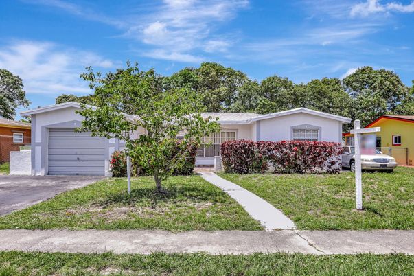 Attached, Detached Garage, Exterior, Facade, Ranch